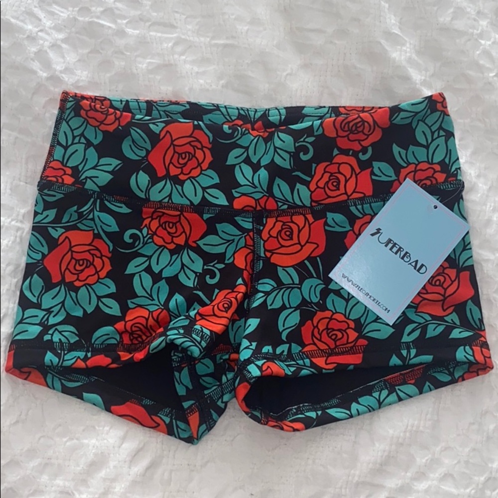 Fleo original shorts with tags on.